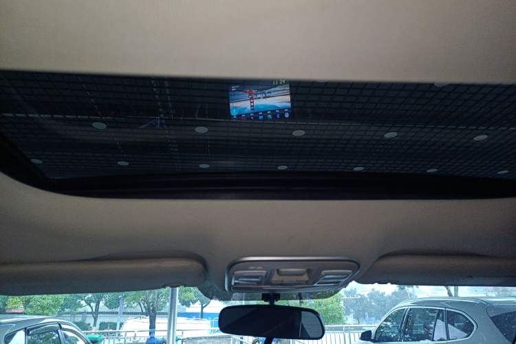 Used Geely Auto Emgrand X7 Sport 2018 1.8TD Automatic Two-Wheel Drive Smart Connect 4G Internet Edition
