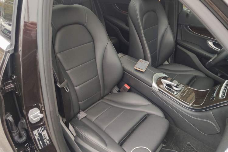 Used Mercedes-Benz GLC 2019 GLC 260 L 4MATIC Dynamic Model