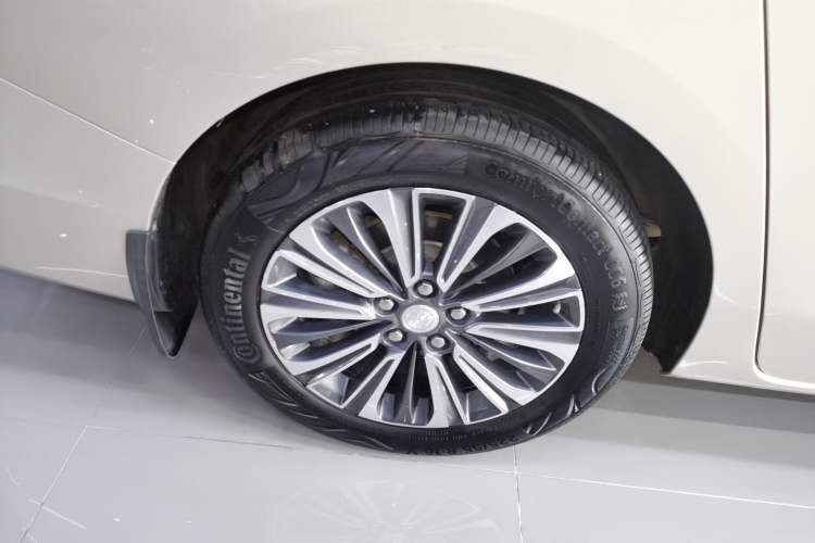 Used Buick GL8 2021 ES Landtrek 653T Luxury Model
