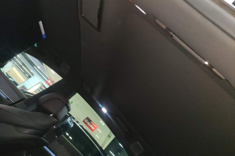 Used Denza Z9 2024 1100 km All-Wheel-Drive Ultra Version