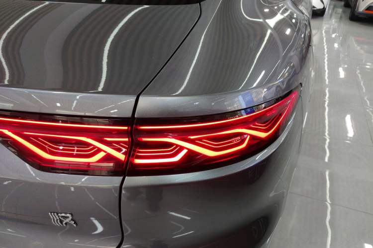 Used BYD Han 2023 EV Champion Edition 605KM Front-Drive Premium Model