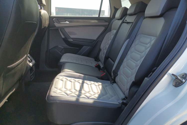 Used Volkswagen Tayron 2023 300TSI Two-Wheel-Drive Luxury Plus Advanced Edition
