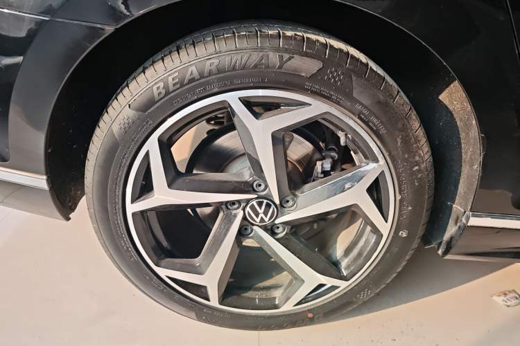 Used Volkswagen Magotan 2023 2 Million Units Limited Edition 280TSI DSG Leading Version
