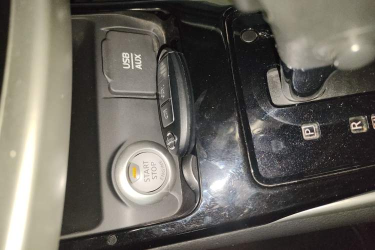 Used Nissan Tiida 2016 1.6L CVT ZhiZun Edition
