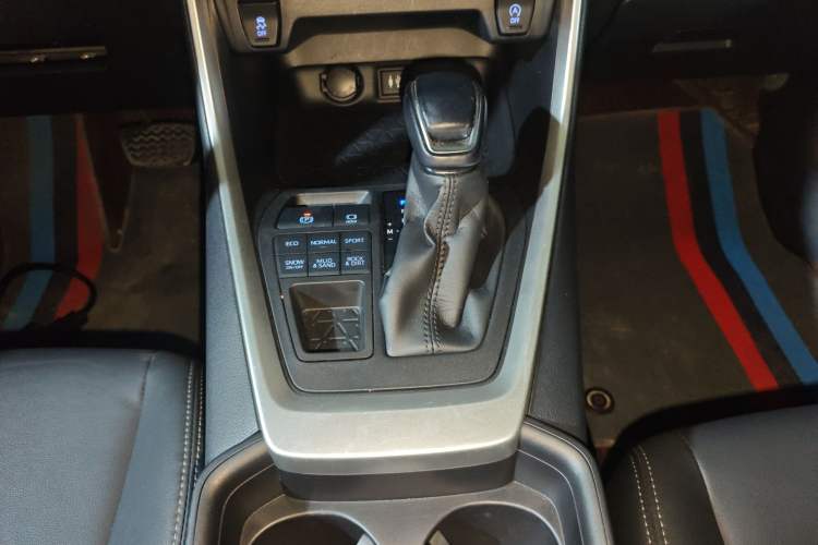 Used Toyota Wildlander 2021 2.0L CVT 4x4 Luxury Edition
