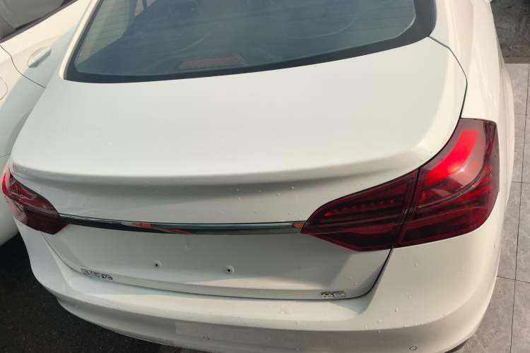 Used Geely Auto Emgrand 2019 Leading Edition 1.5L Manual Upgraded Connectivity Model China VI Standard
