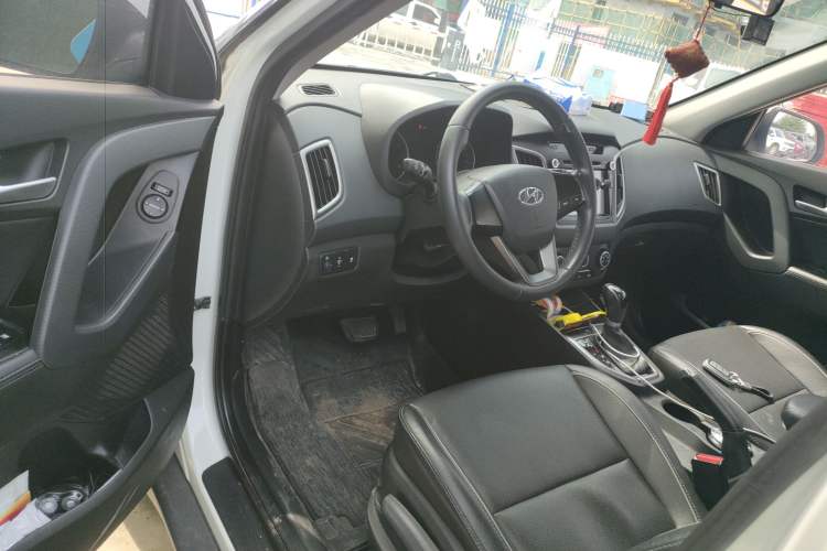 Used Hyundai ix25 2015 1.6L Automatic Two-Wheel Drive Fashionable GS Model
