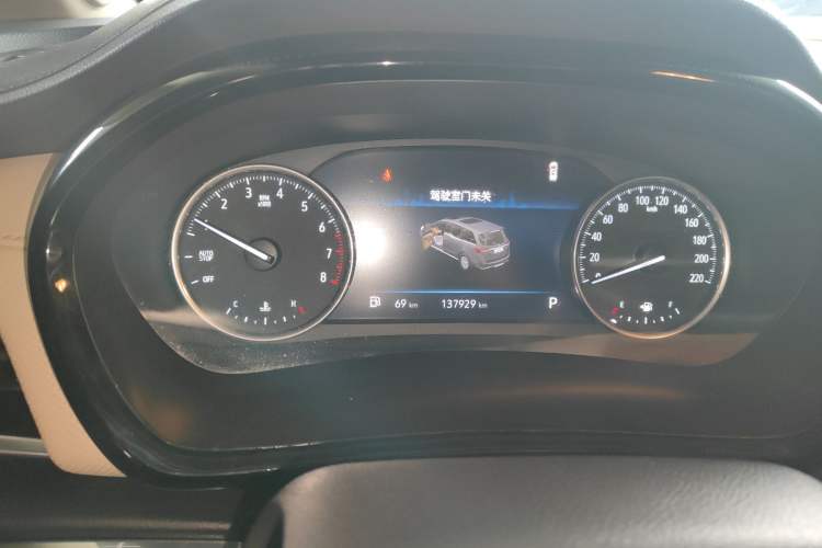 Used Buick GL8 2023 Facelifted Land Cruiser Executive Luxury Version
