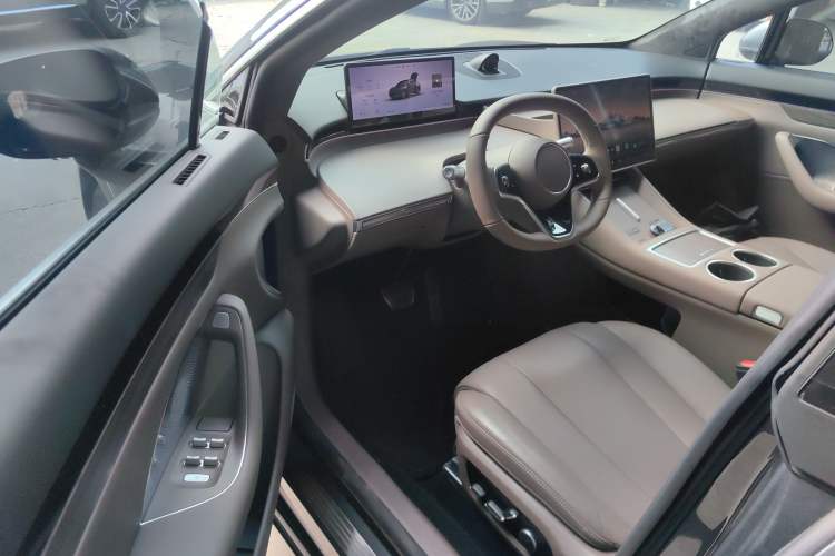 Used Hima Luxeed R7 2025 Range-Extended Version 251 km Max
