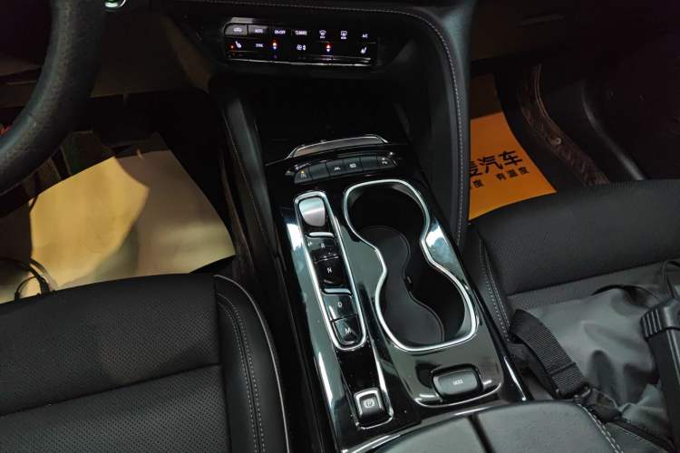 Used Buick Envision 2022 Encore Plus 652T Five-Seat Luxury Model
