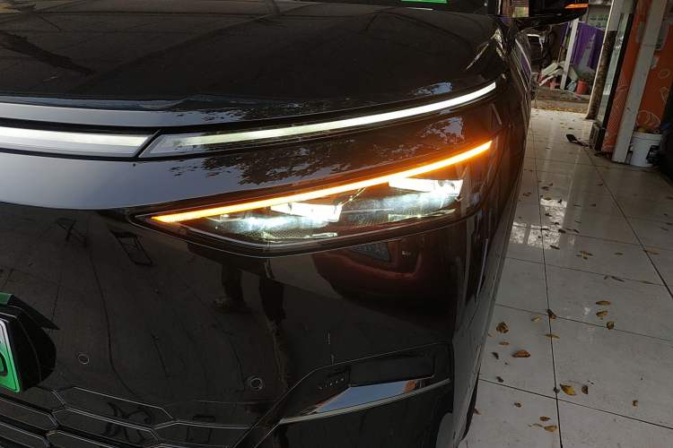 Used XPeng X9 2024 640 All-Wheel Drive High-Performance Max