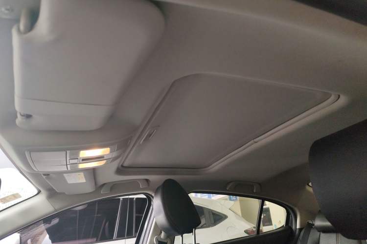 Used Mazda Mazda 3 Axela 2017 Sedan 1.5L Automatic Luxury Model Emission Standard China V
