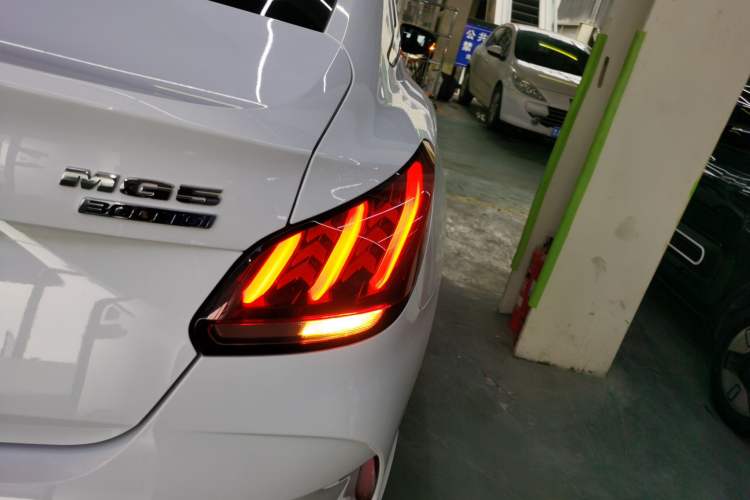 Used MG 5 2021 300TGI DCT Elegant Luxury Edition
