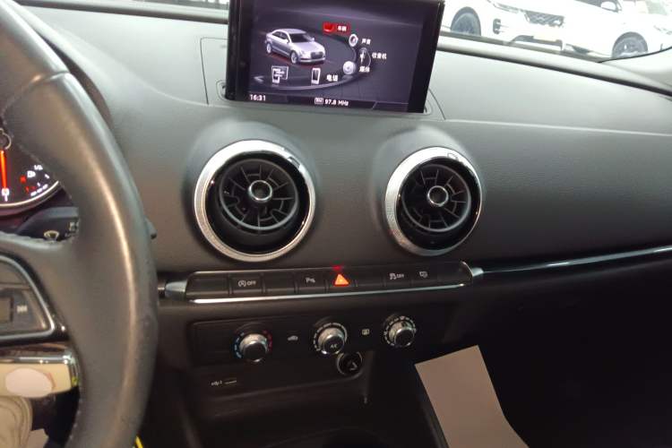 Used Audi A3 2019 Limousine 35 TFSI Fashion Edition China V standard