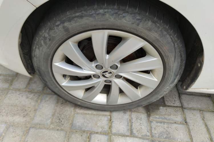 Used Skoda Rapid 2019 1.5L Automatic Comfort Edition China VI Standard
