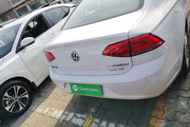 Used Volkswagen Lamando 2015 280TSI DSG Comfort Edition
