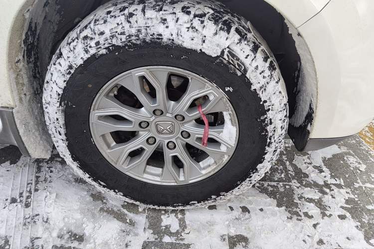 Used JMC Yusheng S350 2016 2.0T Automatic All-Wheel Drive Gasoline Luxury Version with Sunroof 5 Seats