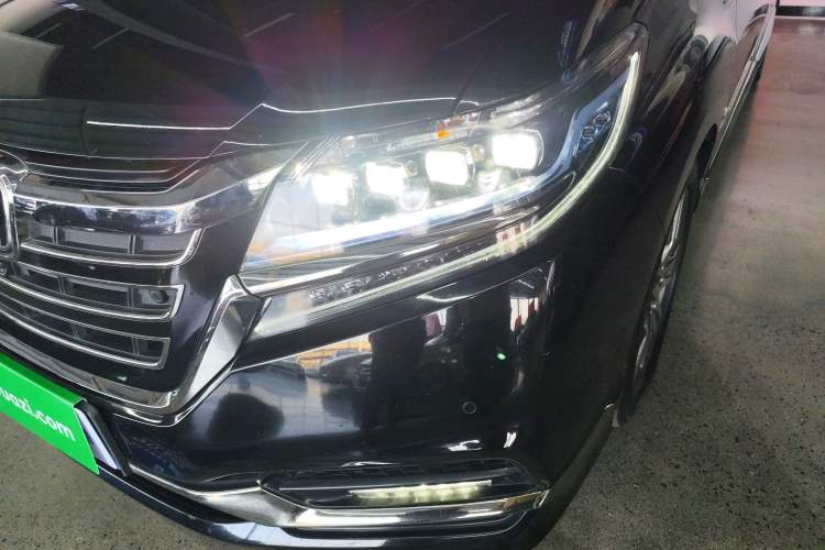 Used Honda Elysion 2019 2.0L Hybrid Supreme Edition
