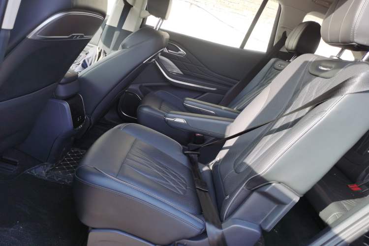 Used Hongqi HS7 PHEV 2024 2.0T PHEV Four-Wheel Drive Flagship Edition 6 Seats