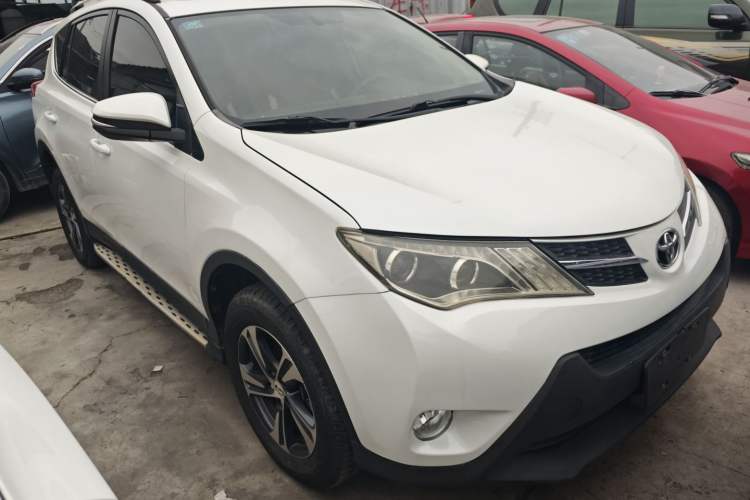 Used Toyota RAV4 2015 2.0L CVT Two-Wheel Drive Fashion Edition
