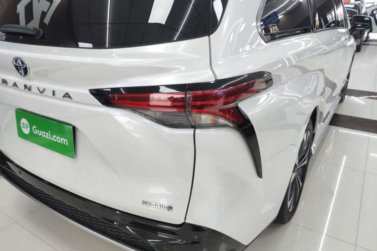 Used Toyota Granvia 2023 2.5L Hybrid Flagship VIP Edition