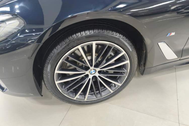 Used BMW 5 Series 2021 530Li Leading Model M Sport Package

