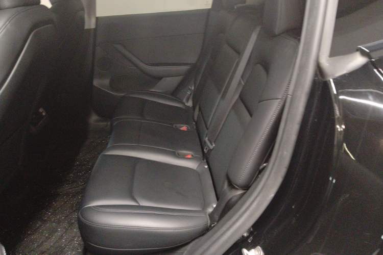 Used Tesla Model Y 2023 Rear-Wheel-Drive Version
