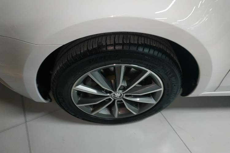 Used Skoda Octavia 2017 1.6L Automatic Chuanxing Edition
