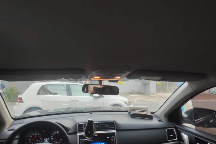 Used Haval M6 2019 1.5T DCT Two-Wheel Drive Urban Version China VI Standard
