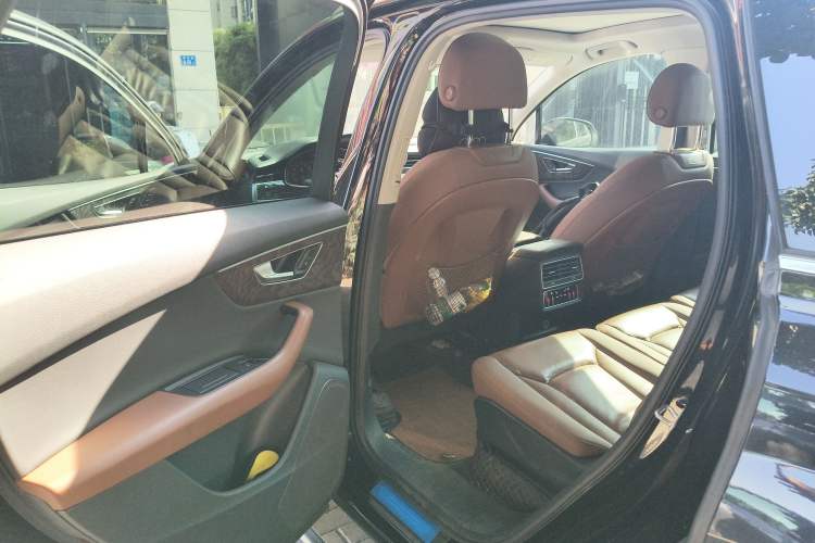 Used Audi Q7 2020 55 TFSI quattro S line sports model