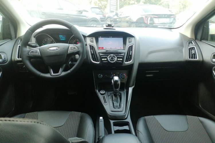 Used Ford Focus 2018 Hatchback Classic 1.6L Automatic Trendy SmartDrive Edition