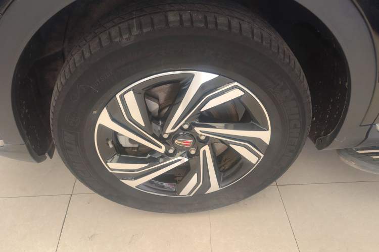 Used Hongqi HS5 2022 Revised Version 2.0T Smart Connect Flagship Edition
