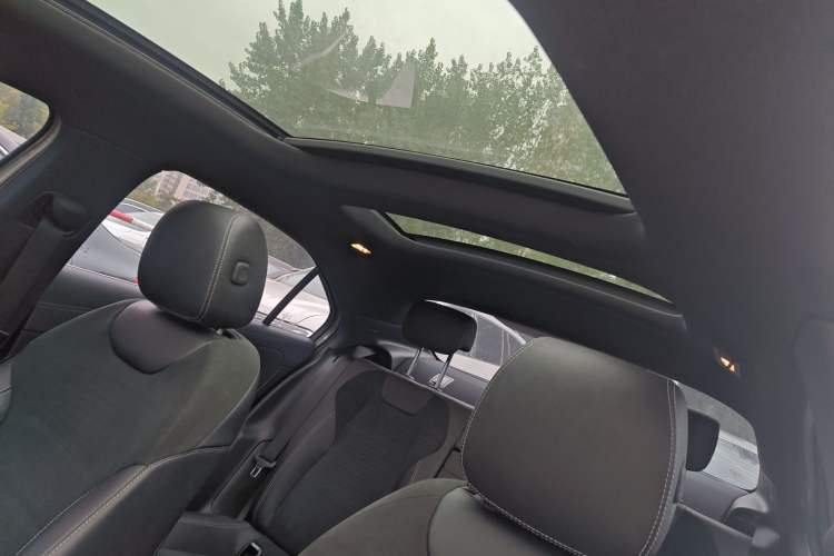 Used Mercedes-Benz A-Class 2022 Revised Version A 200 L Sport Sedan Fashionable Style