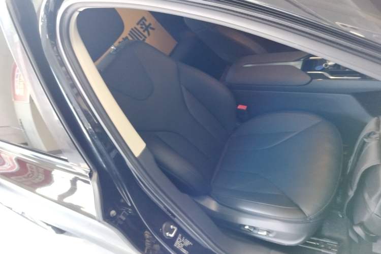 Used Hongqi E-QM5 2024 610 km PLUS