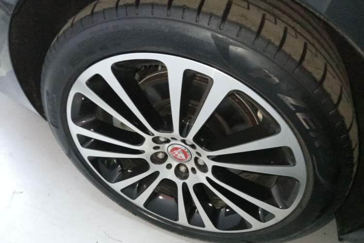 Used Jaguar XFL 2024 2.0T P250 Two-Wheel Drive Prestige Luxury Edition