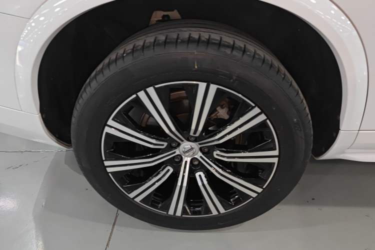 Used Volvo XC90 2021 B5 SmartDrive Luxury Edition 5-seater
