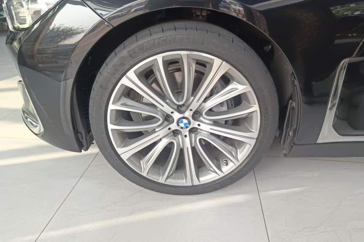 Used BMW 7 Series 2021 740Li Leading Edition Luxury Package
