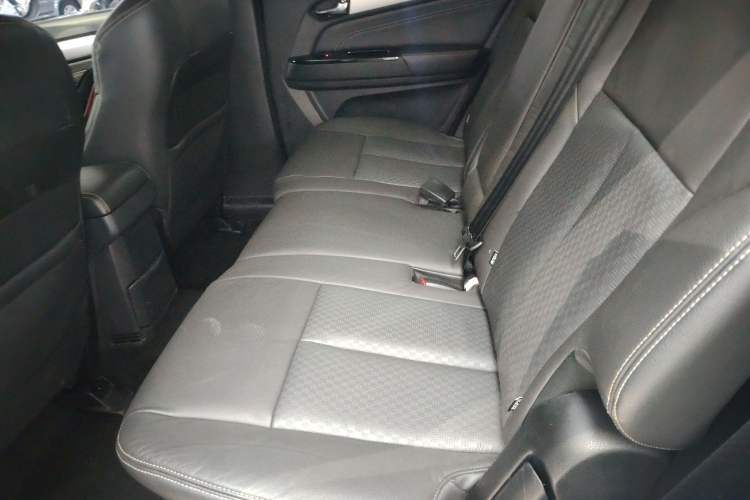 Used Isuzu mu-X 2017 2.5T Four-Wheel Drive Automatic Luxury 7-Seater
