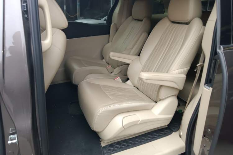 Used Buick GL8 2023 Facelifted Land Cruiser Executive Luxury Version