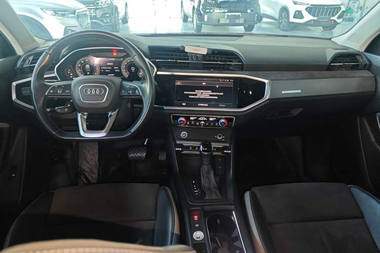 Used Audi Q3 2022 35 TFSI Fashion Dynamic Model