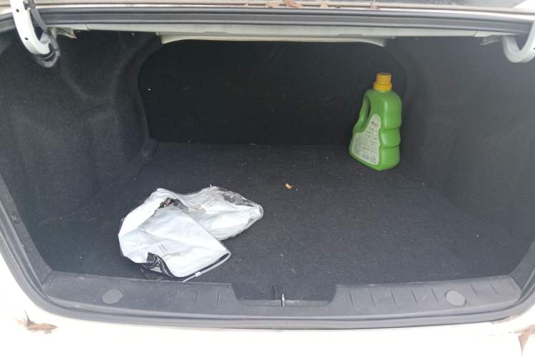 Used Roewe 350 2015 1.5L Manual Luxury Sunroof Edition
