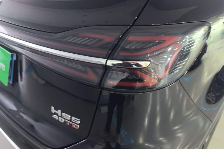 Used Hongqi HS5 2025 2.0T Two-Wheel Drive Flagship Pro Edition
