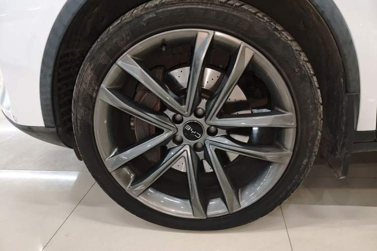 Used BYD Tang New Energy 2018 DM 2.0T All-Wheel Drive Smart Connectivity Luxury Model 7 Seats China V Emission Standard
