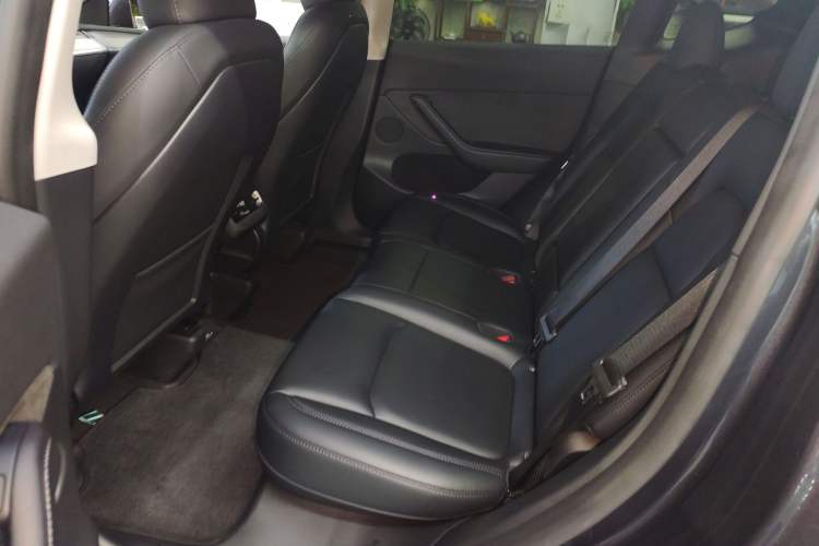 Used Tesla Model Y 2024 Long-Range All-Wheel-Drive Version
