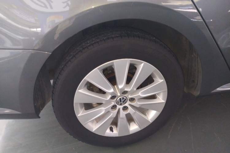 Used Volkswagen Lavida 2013 Restyled Classic 1.6L Automatic Comfort Edition