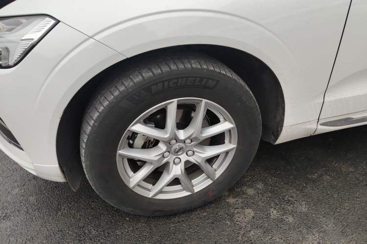 Used Volvo XC60 2019 T5 4x4 Smart Edition China VI Standard