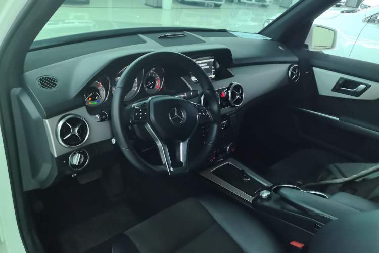 Used Mercedes-Benz GLK-Class 2015 GLK 300 4MATIC Fashion Edition Ultimate Version
