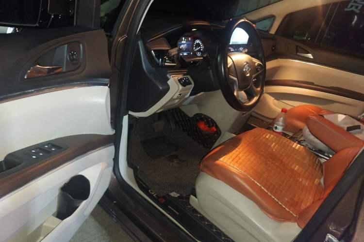 Used Buick GL8 2021 Land Cruiser Executive Class 652T Comfort Model
