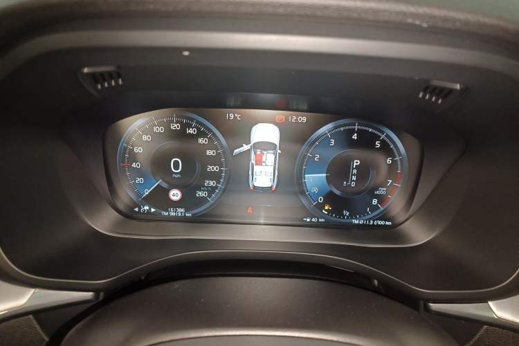 Used Volvo XC60 2019 T5 4x4 Smart Edition China V Standard
