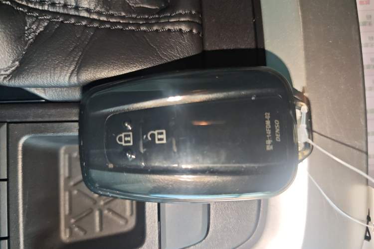 Used Toyota Wildlander 2020 Dual-Engine 2.5L E-CVT Two-Wheel Drive Luxury Edition
